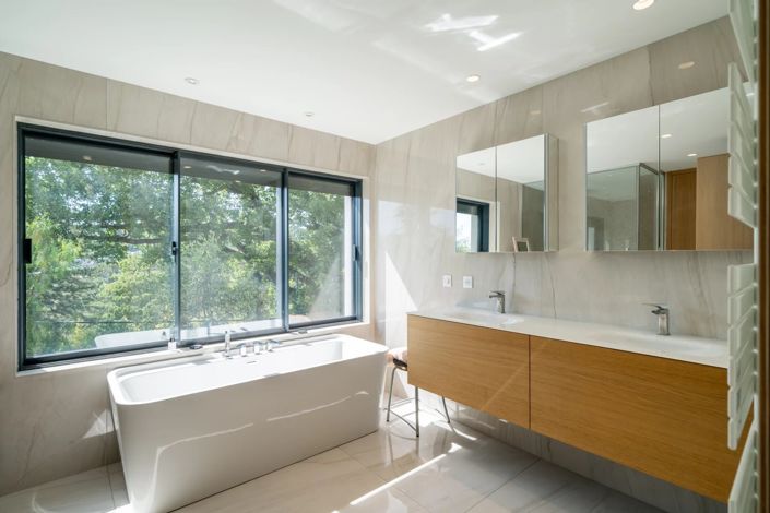 Image No.16-10 Bed House for sale