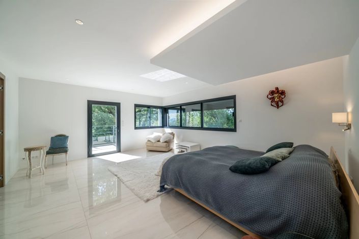 Image No.19-10 Bed House for sale