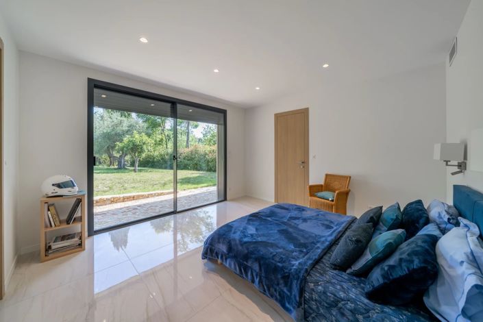 Image No.21-10 Bed House for sale