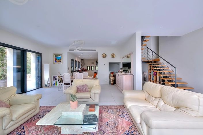 Image No.4-4 Bed House for sale