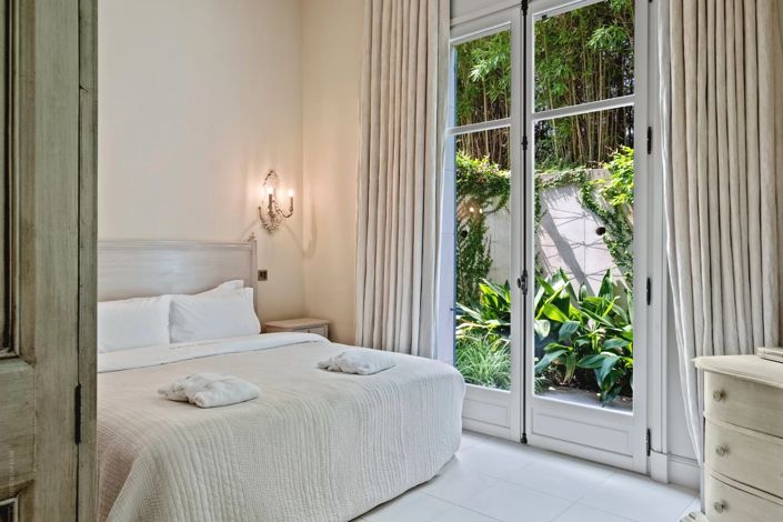 Image No.24-6 Bed House for sale