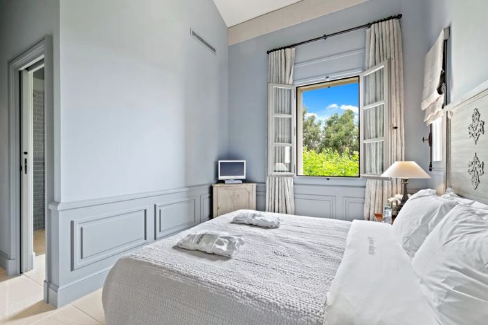 Image No.31-6 Bed House for sale