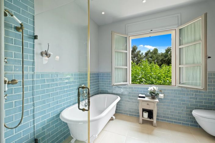 Image No.38-6 Bed House for sale