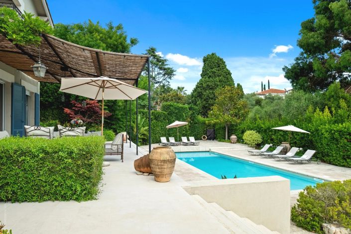Image No.8-6 Bed House for sale