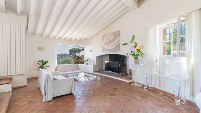 Image No.6-5 Bed House for sale