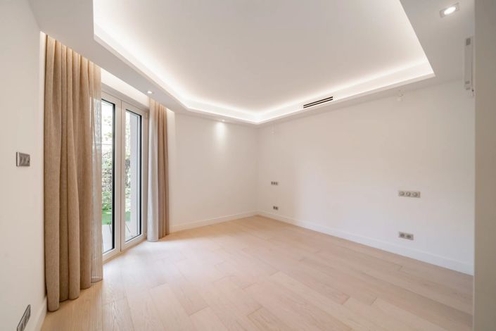 Image No.18-3 Bed Apartment for sale