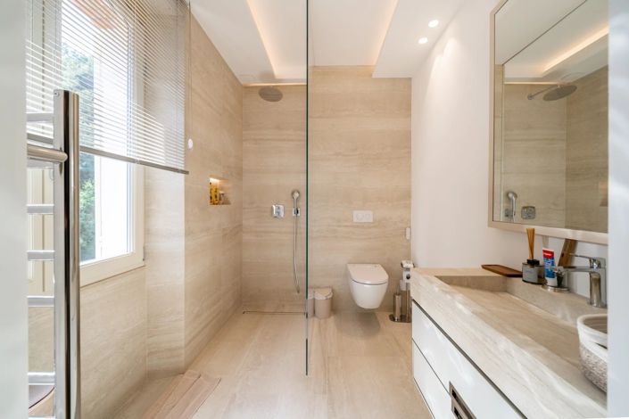 Image No.21-3 Bed House for sale