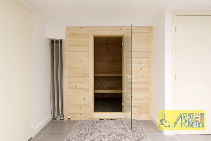 Image No.21-4 Bed House for sale
