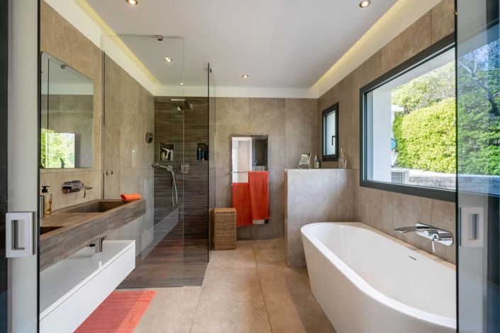 Image No.12-4 Bed House for sale