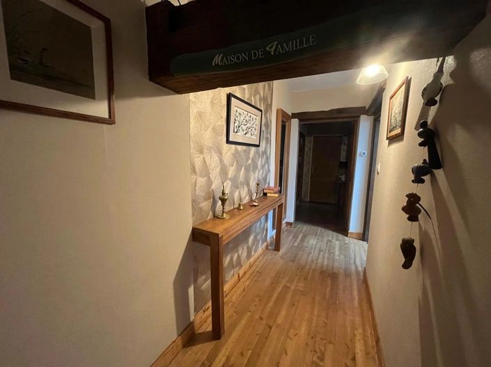 Image No.16-6 Bed House for sale