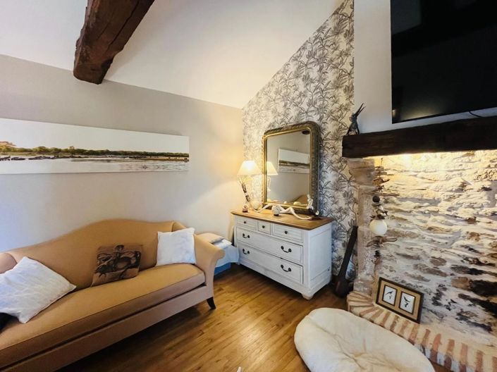 Image No.18-6 Bed House for sale
