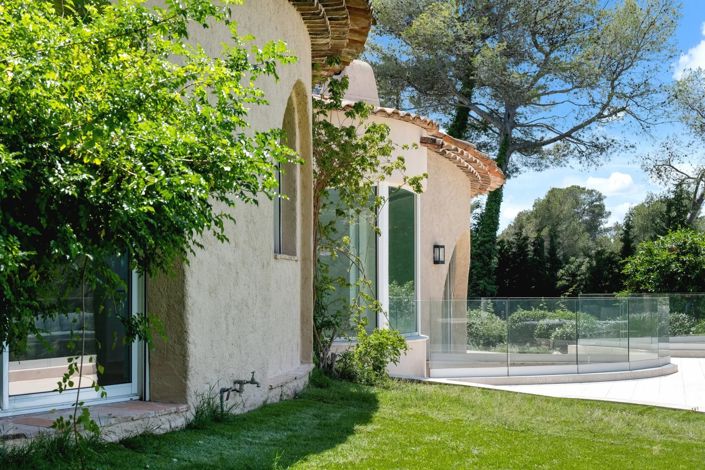 Image No.18-8 Bed House for sale