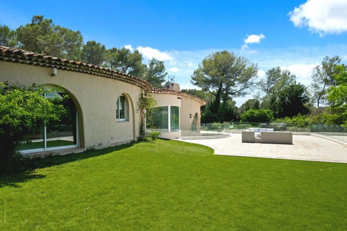 Image No.20-8 Bed House for sale