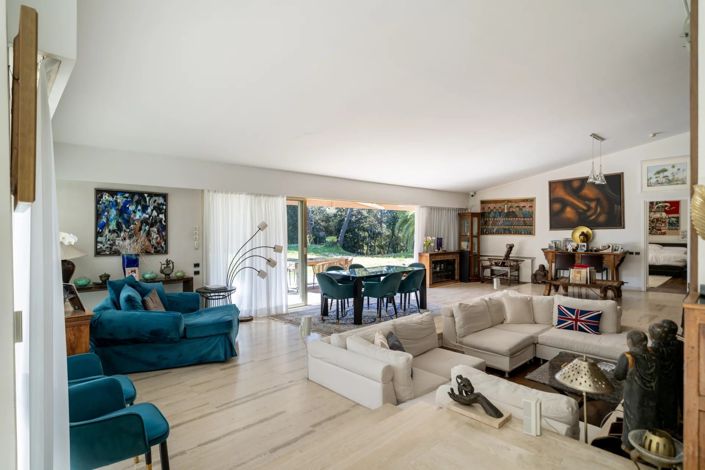 Image No.10-6 Bed House for sale