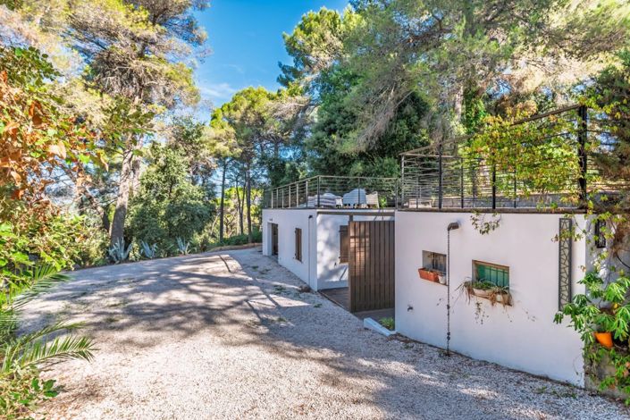 Image No.17-6 Bed House for sale