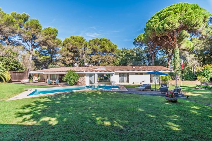 Image No.21-6 Bed House for sale