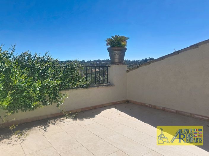 Image No.17-4 Bed House for sale