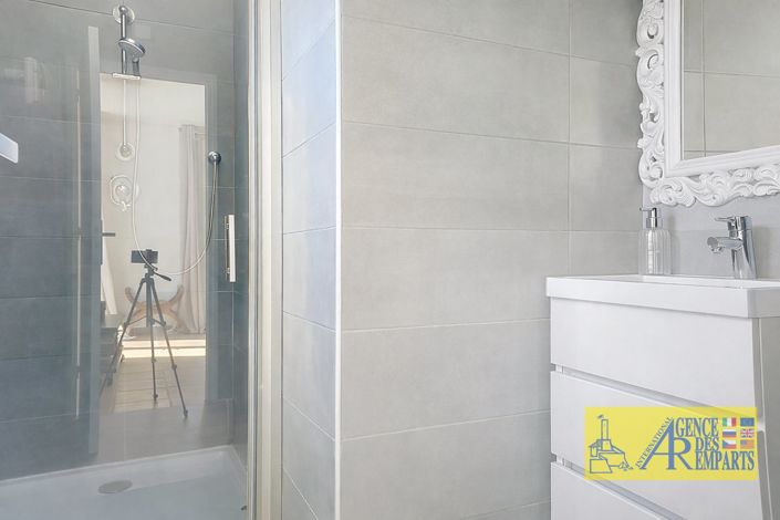 Image No.20-4 Bed House for sale