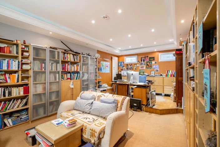 Image No.27-4 Bed House for sale