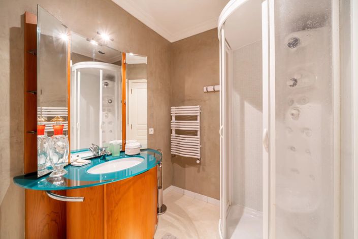 Image No.30-4 Bed House for sale