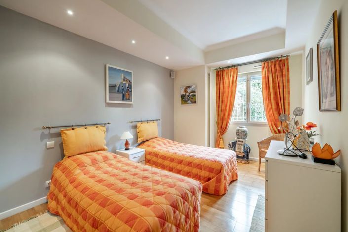 Image No.38-4 Bed House for sale