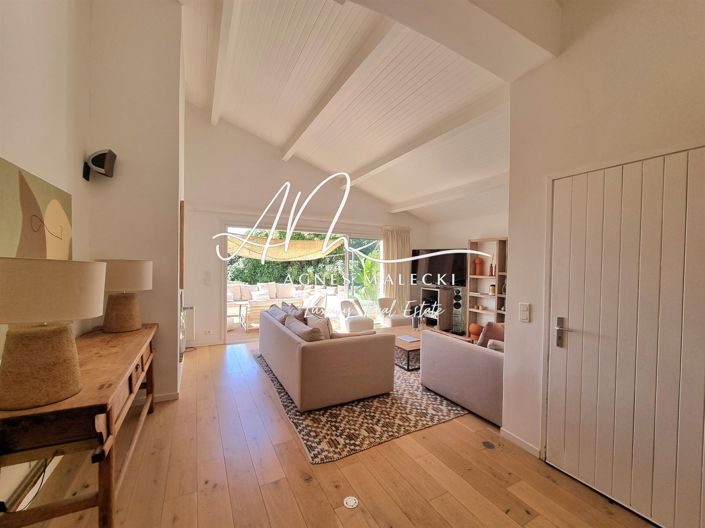 Image No.7-4 Bed House for sale