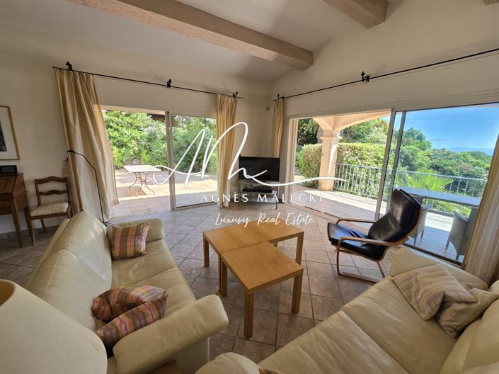 Image No.5-5 Bed House for sale