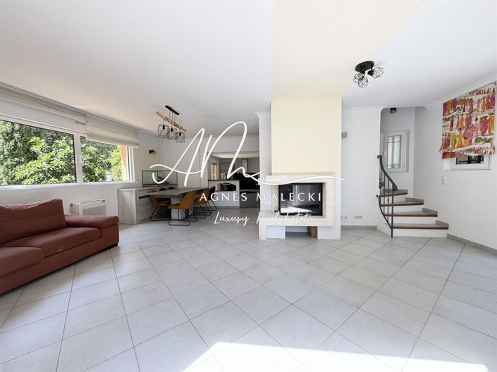 Image No.5-4 Bed House for sale