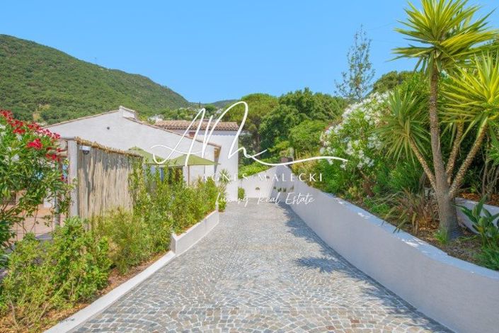 Image No.7-4 Bed House for sale