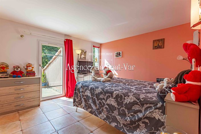 Image No.19-4 Bed House for sale