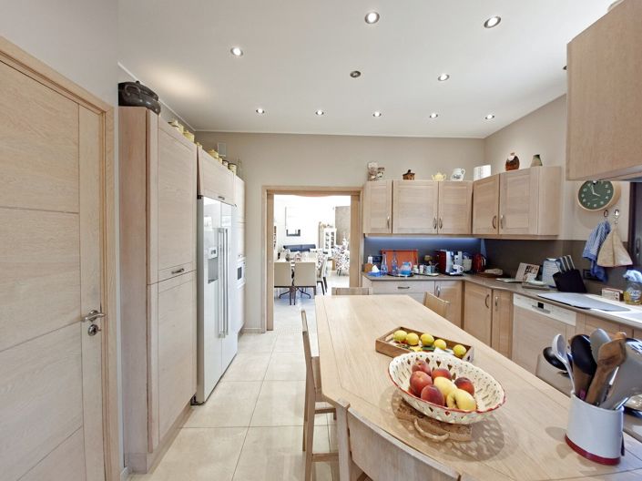Image No.10-3 Bed House for sale