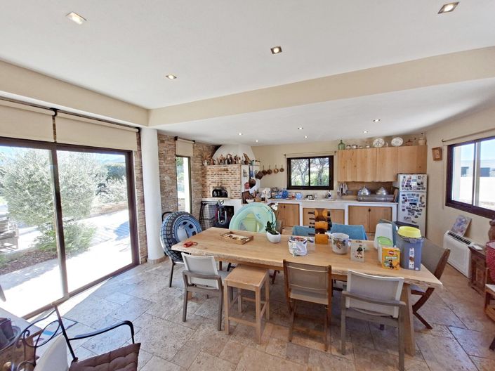 Image No.11-3 Bed House for sale