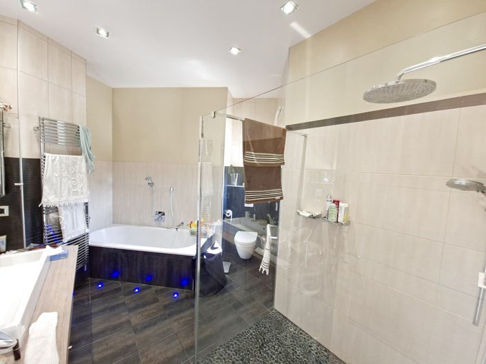 Image No.13-3 Bed House for sale