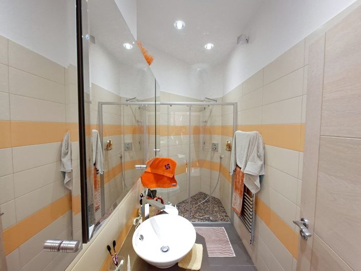 Image No.17-3 Bed House for sale