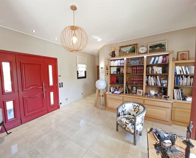 Image No.7-3 Bed House for sale