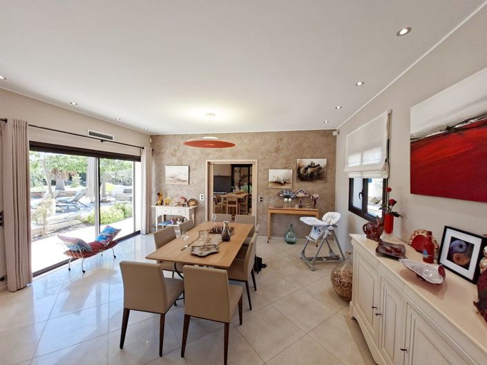 Image No.9-3 Bed House for sale