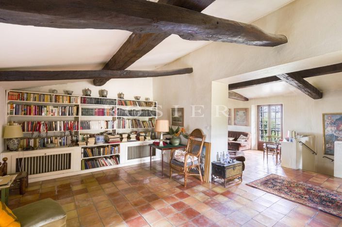 Image No.6-5 Bed House for sale