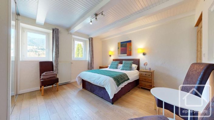 Image No.23-8 Bed Property for sale