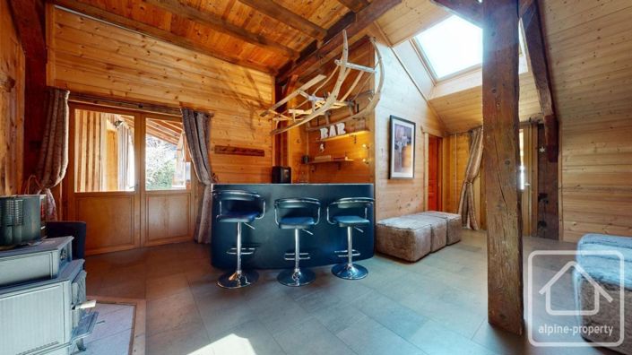 Image No.28-8 Bed Property for sale