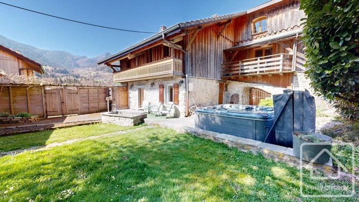 Image No.54-8 Bed Property for sale