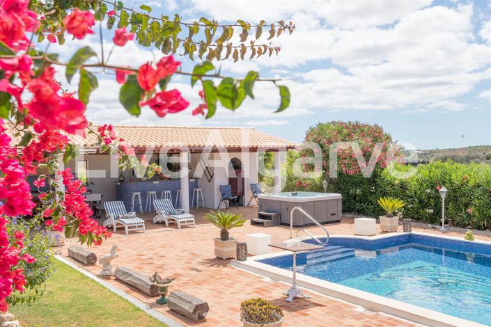 Image No.7-4 Bed House for sale