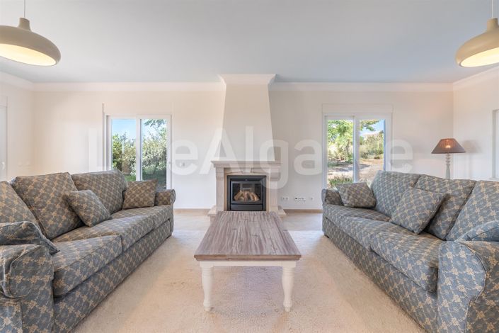 Image No.10-5 Bed House for sale