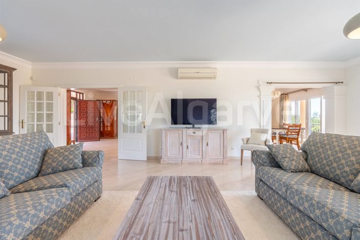 Image No.11-5 Bed House for sale