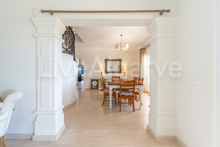 Image No.12-5 Bed House for sale
