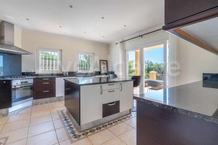 Image No.15-5 Bed House for sale