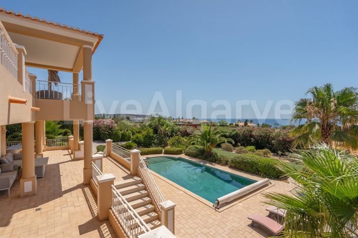 Image No.18-5 Bed House for sale