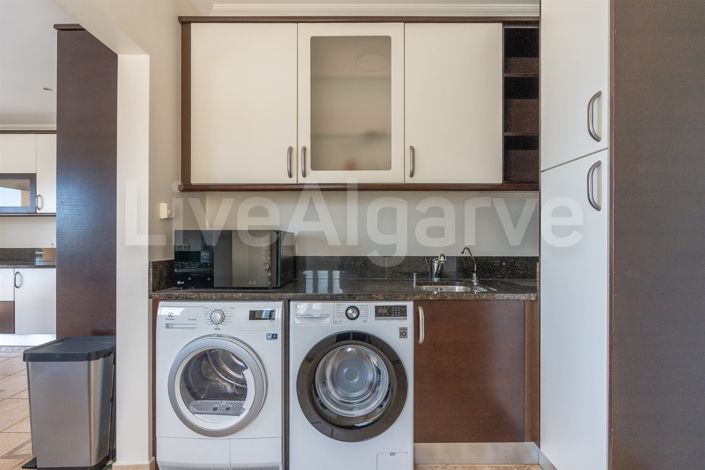 Image No.23-5 Bed House for sale