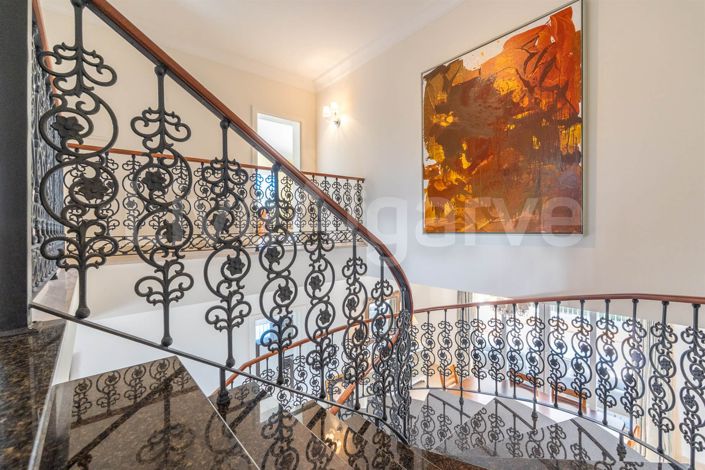 Image No.27-5 Bed House for sale