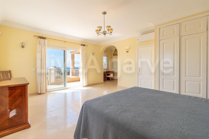 Image No.30-5 Bed House for sale