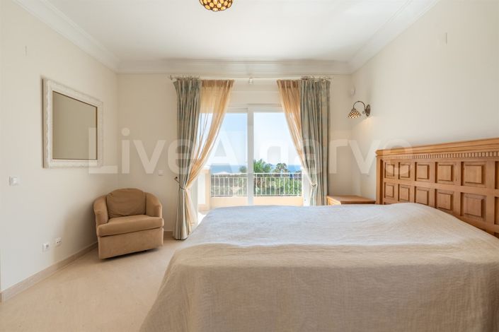 Image No.44-5 Bed House for sale
